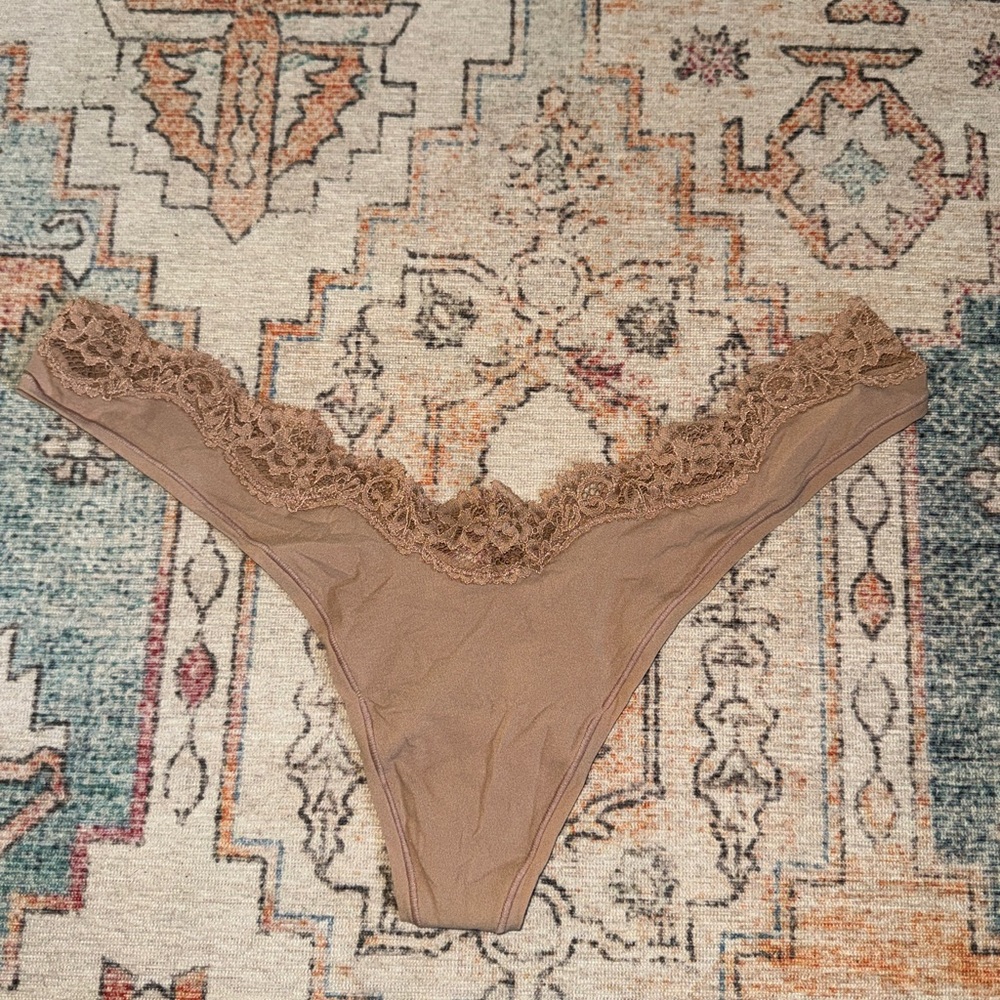 Skims FITS EVERYBODY LACE Dipped Thong